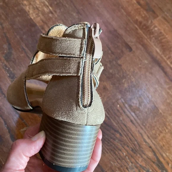 NWOB!!Suede Tan Booties - Picture 5 of 5